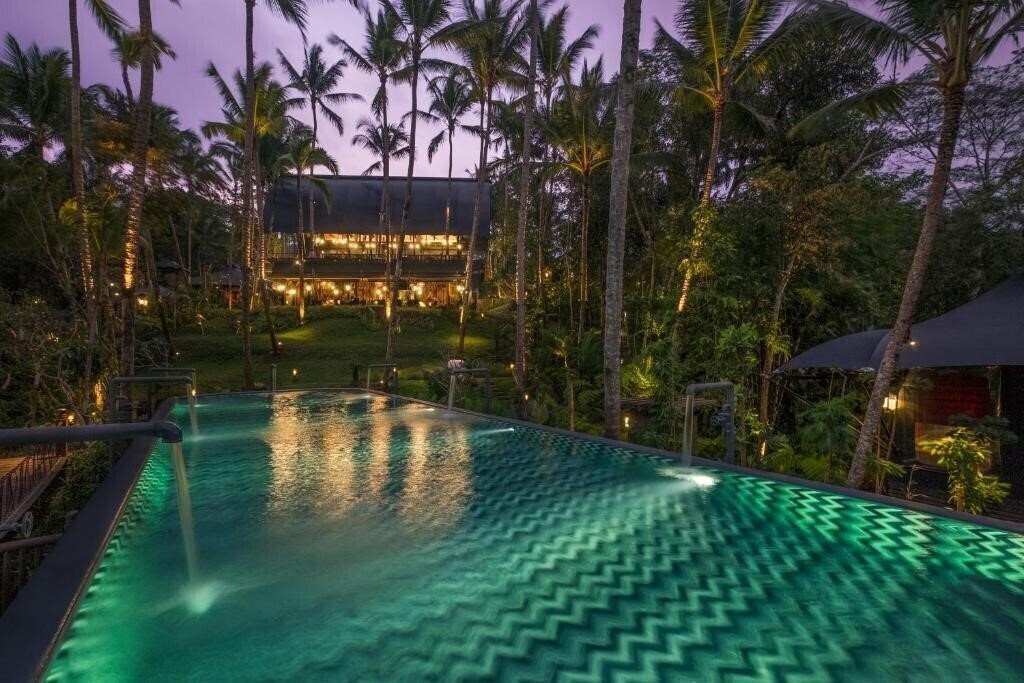 Отель Capella Ubud 5*