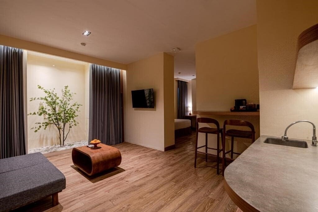 The Rivavi Legian Hotel 4* қонақ үйі