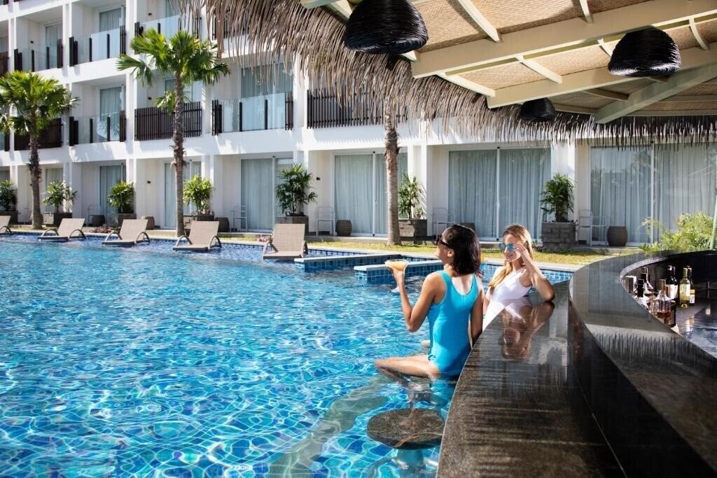Фото Fairfield by Marriott Bali Legian 4*