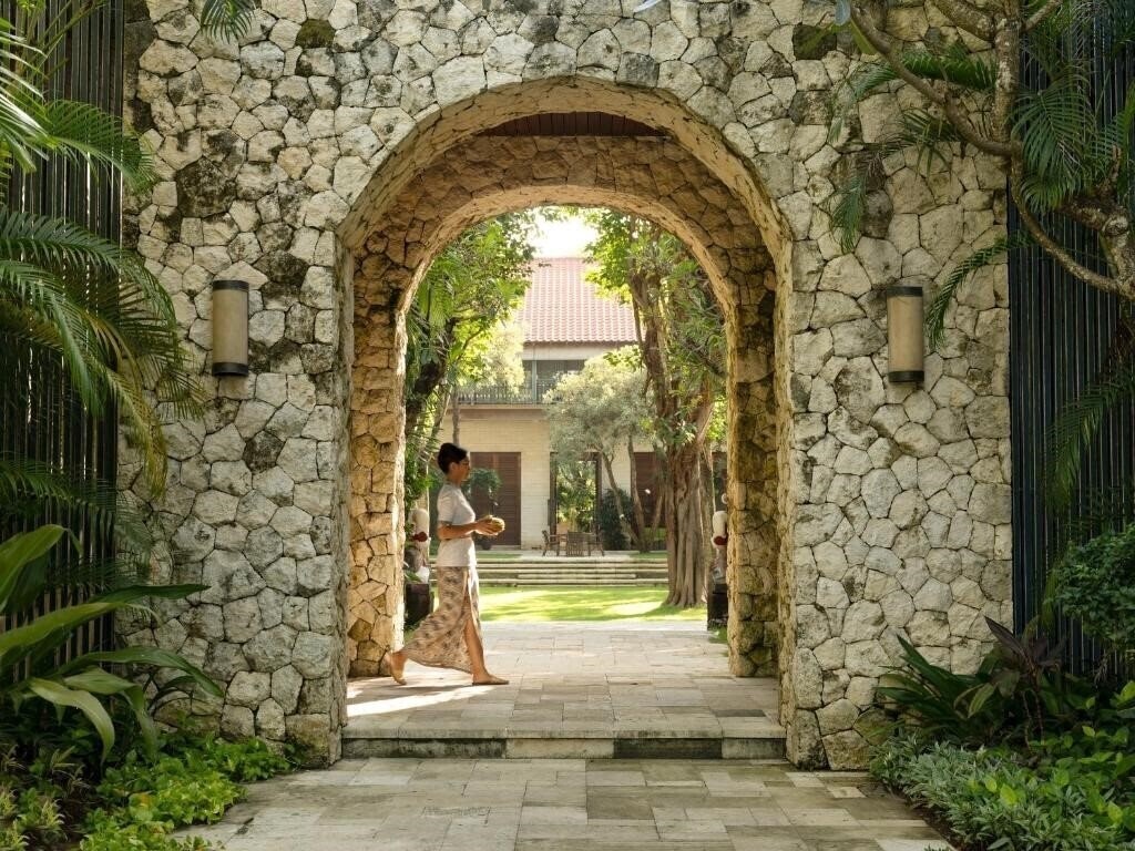 Фото Sudamala Suites & Villas 5*