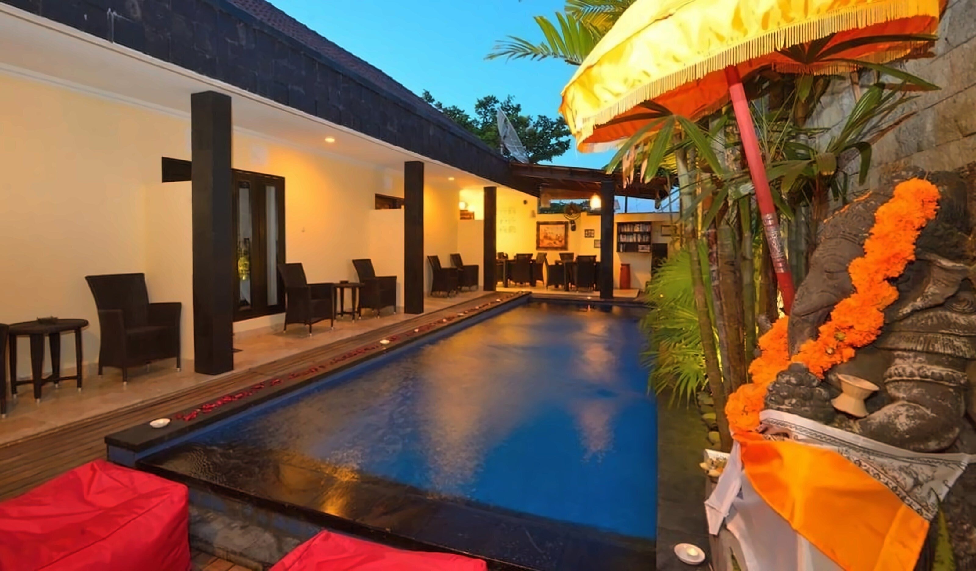 Andari Legian Hotel 3* суреті