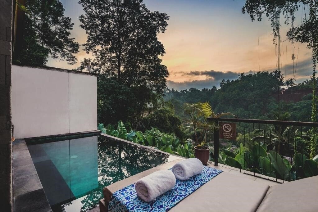Отель Amora Ubud Boutique Villas 4*