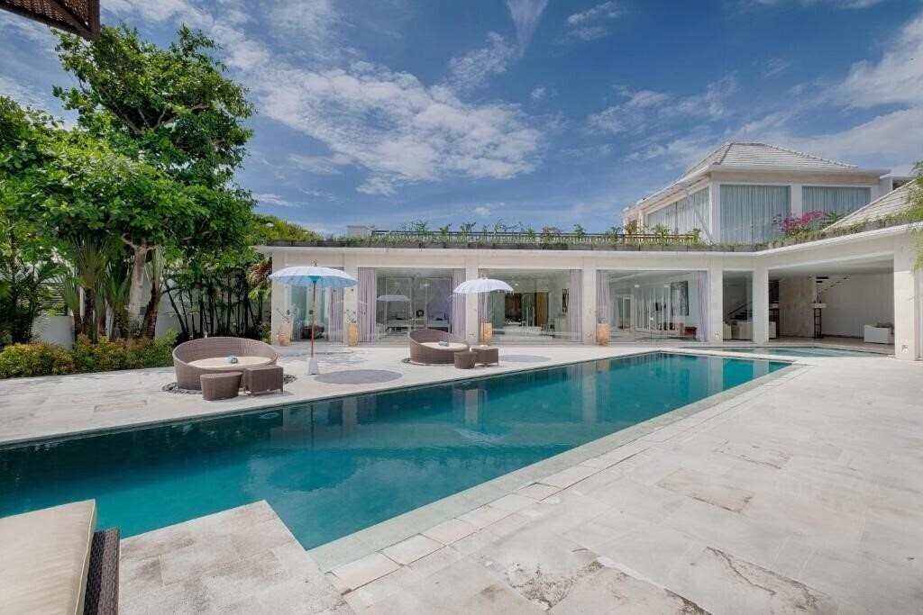 Kutus Kutus Canggu Villa 3* суреті