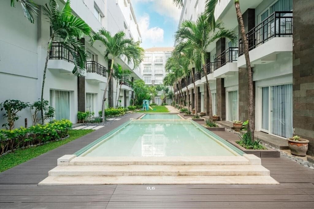 B Hotel Bali & Spa 4* суреті