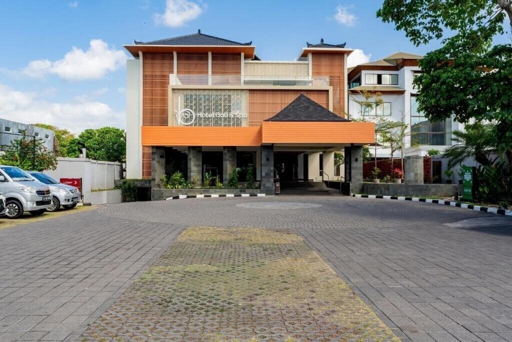 B Hotel Bali & Spa 4* суреті