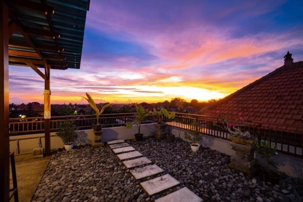 Отель Pakvo'S House 5*