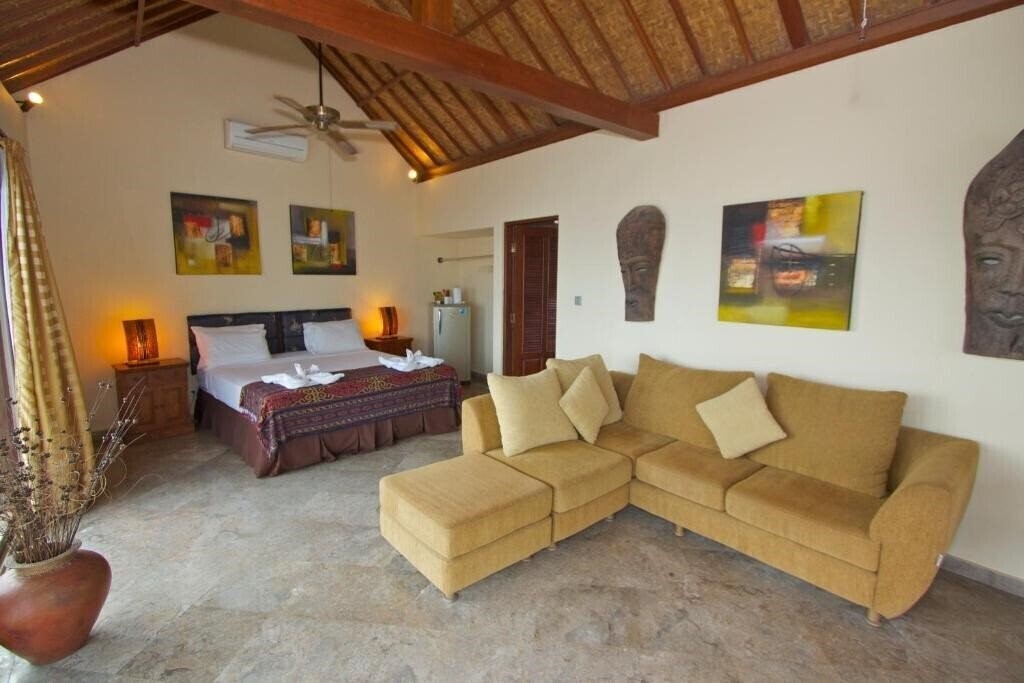 Фото Bayshore Villas Candi Dasa 4*