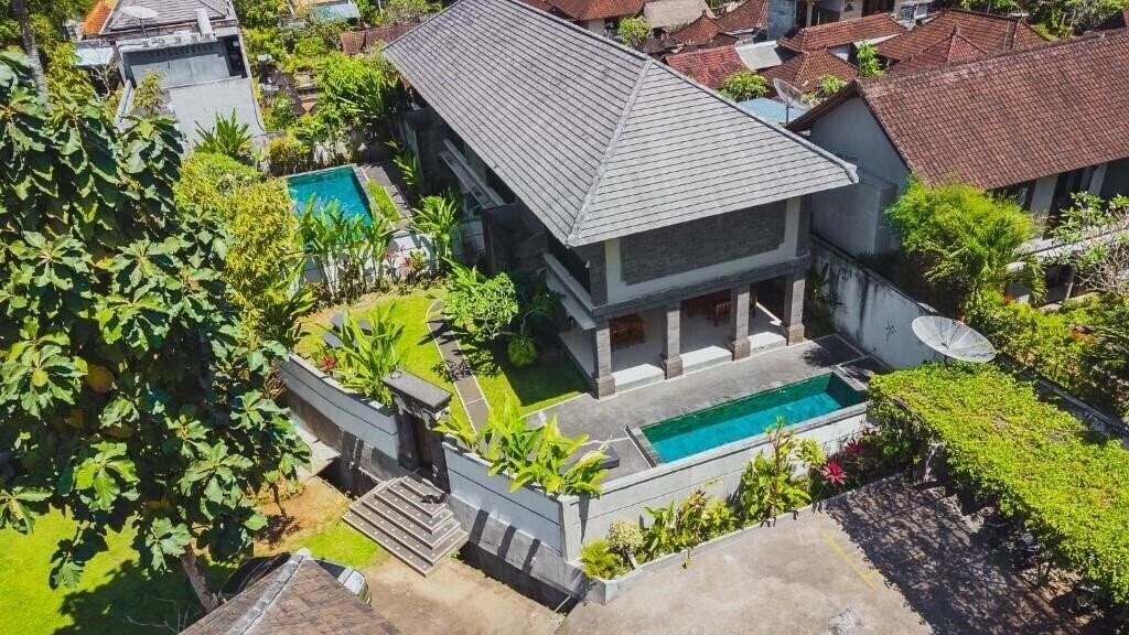 Отель Fullmoon Villa Ubud 4*