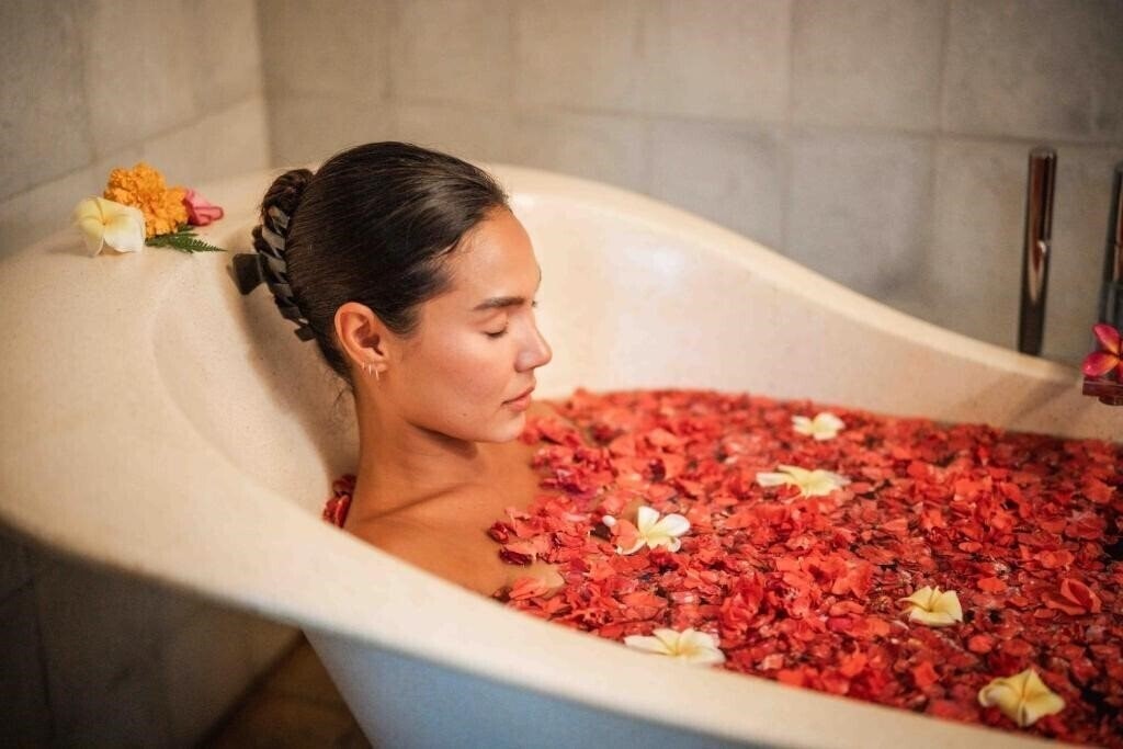 Фото Hotel Komune & Beach Club Bali 4*