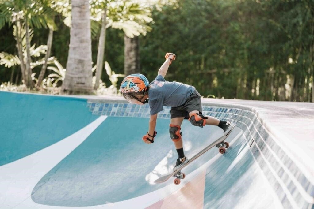 Hotel Komune & Beach Club Bali 4* суреті