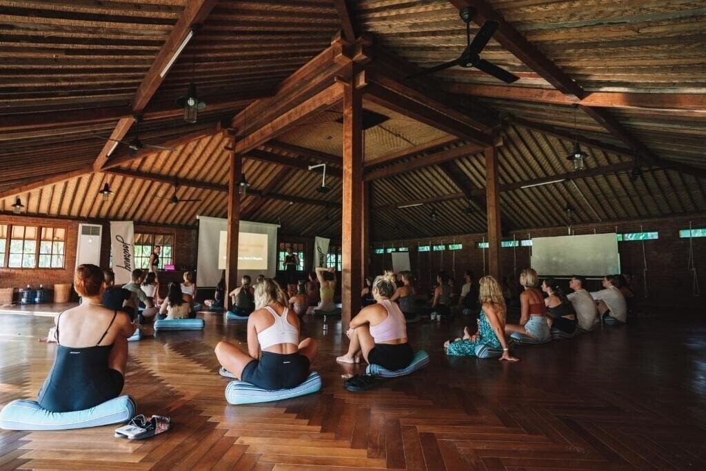 Hotel Komune & Beach Club Bali 4* суреті