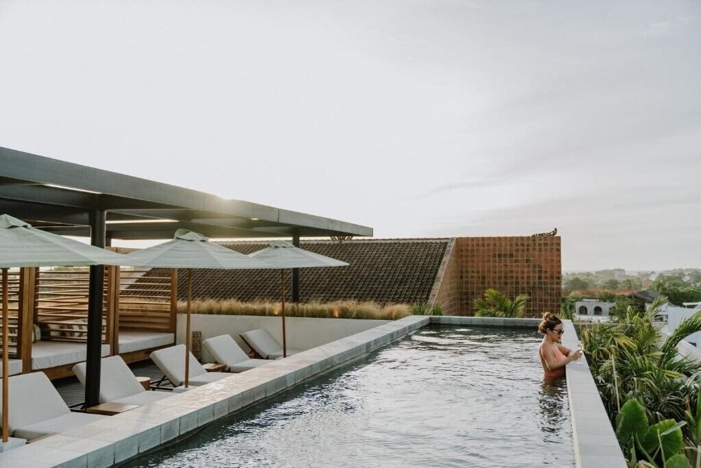 Отель The Komu 4*