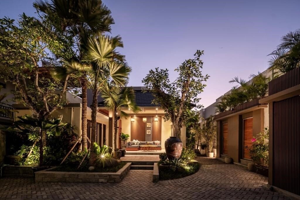 Отель New Moon 4*