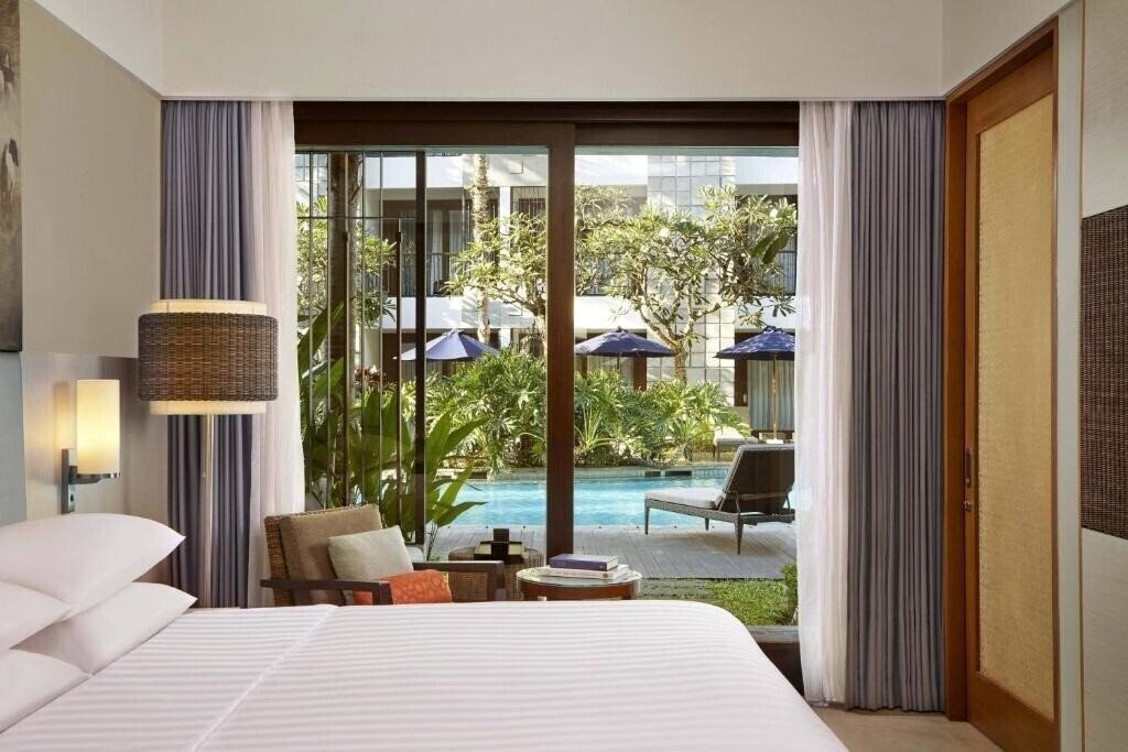 Courtyard Marriott Seminyak 4* суреті