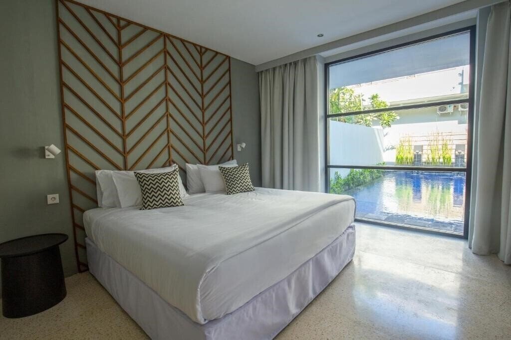 Фото Origin Seminyak 4*
