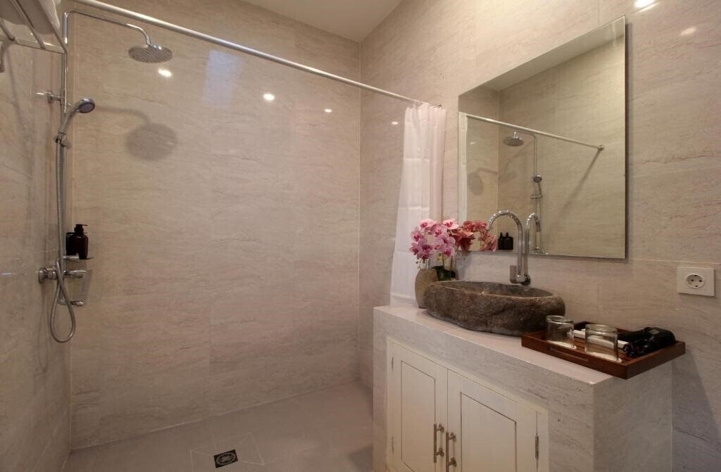 Bougainvillea Villa 4* фотосуреті