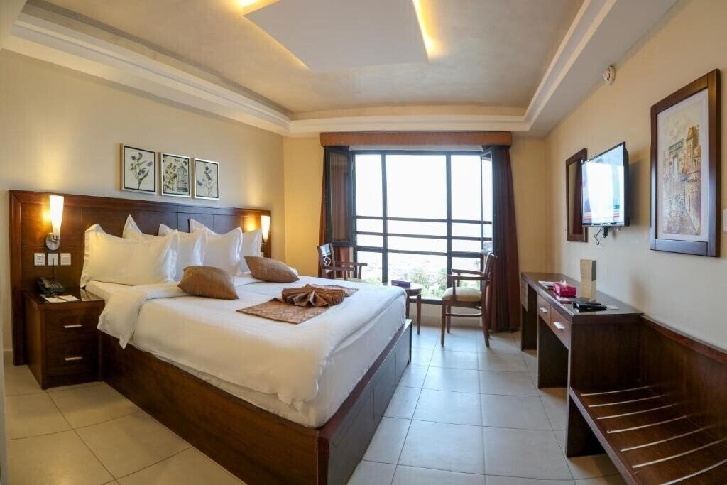 City Tower Hotel 4* қонақ үйі