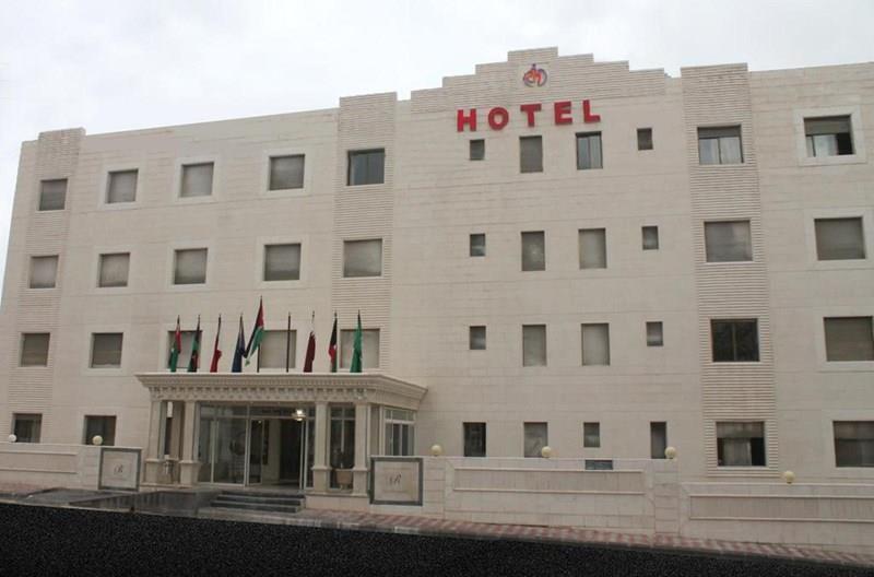 Отель Rest Hills Suites 3*