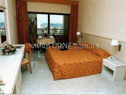 Отель Golden Tulip Grand Palace 4*