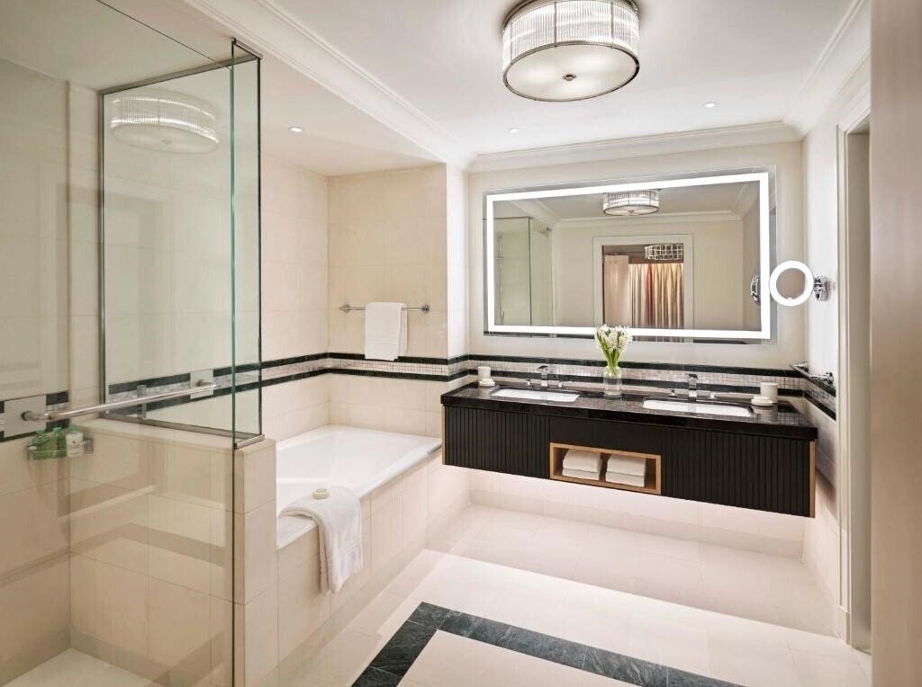 Four Seasons 5* фотосуреті