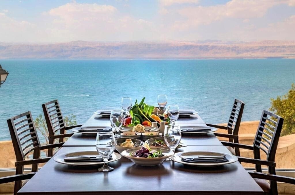 Картинка Crowne Plaza Jordan Dead Sea Resort & SPA 5*
