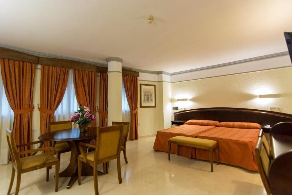 Отель Hotel San Antonio 4*