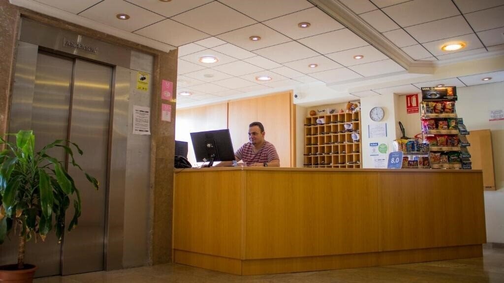 Hostal Meseguer 3* суреті