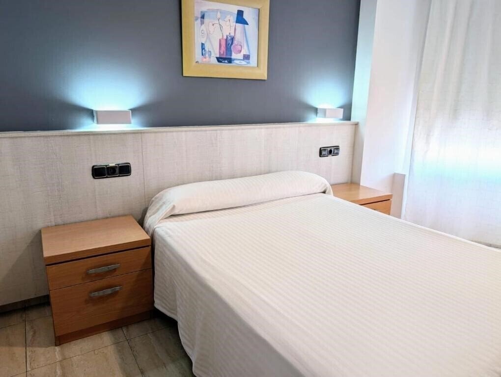 Hostal Meseguer 3* суреті