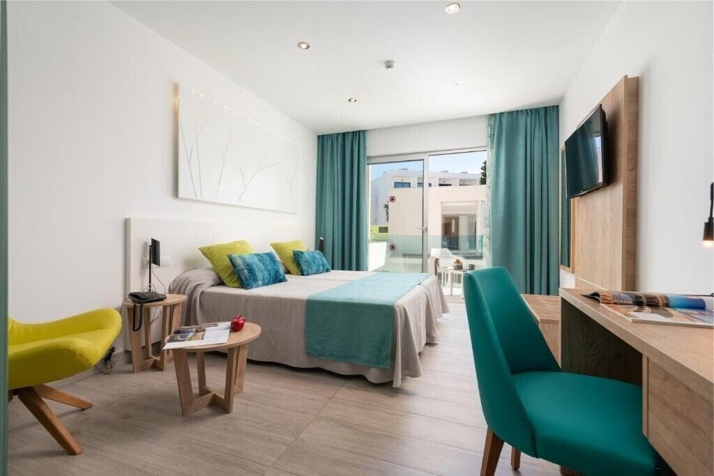 Фотография More 3*