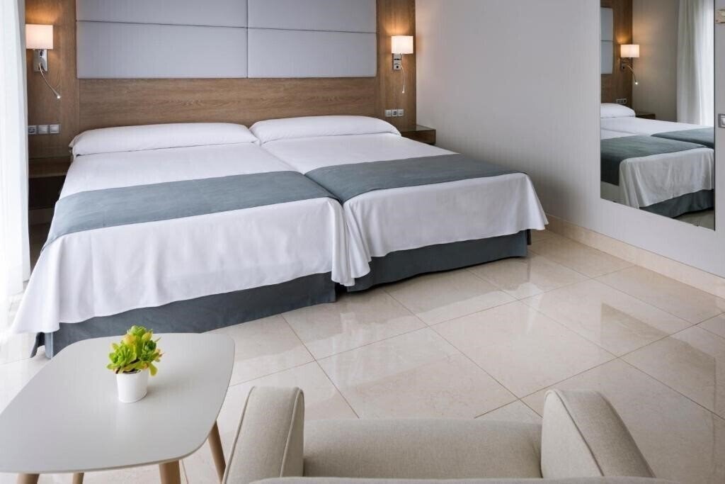 Картинка Mediterraneo Bay Hotel & Resort 4*