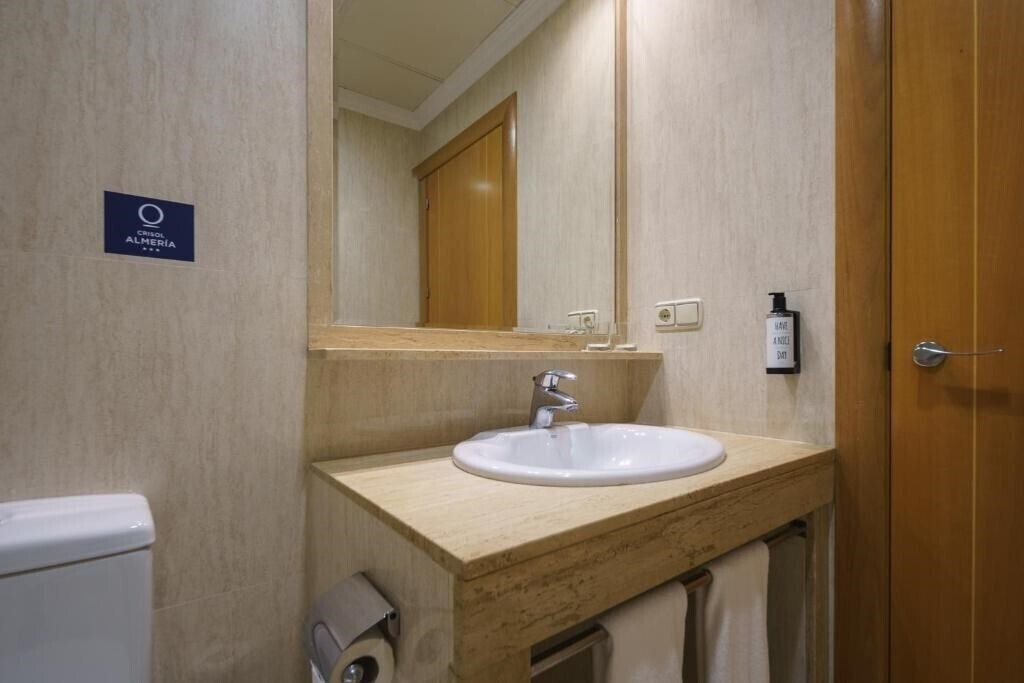 Фотография Crisol Almeria (ex. Torreluz Senior Hotel Almeria) 3*