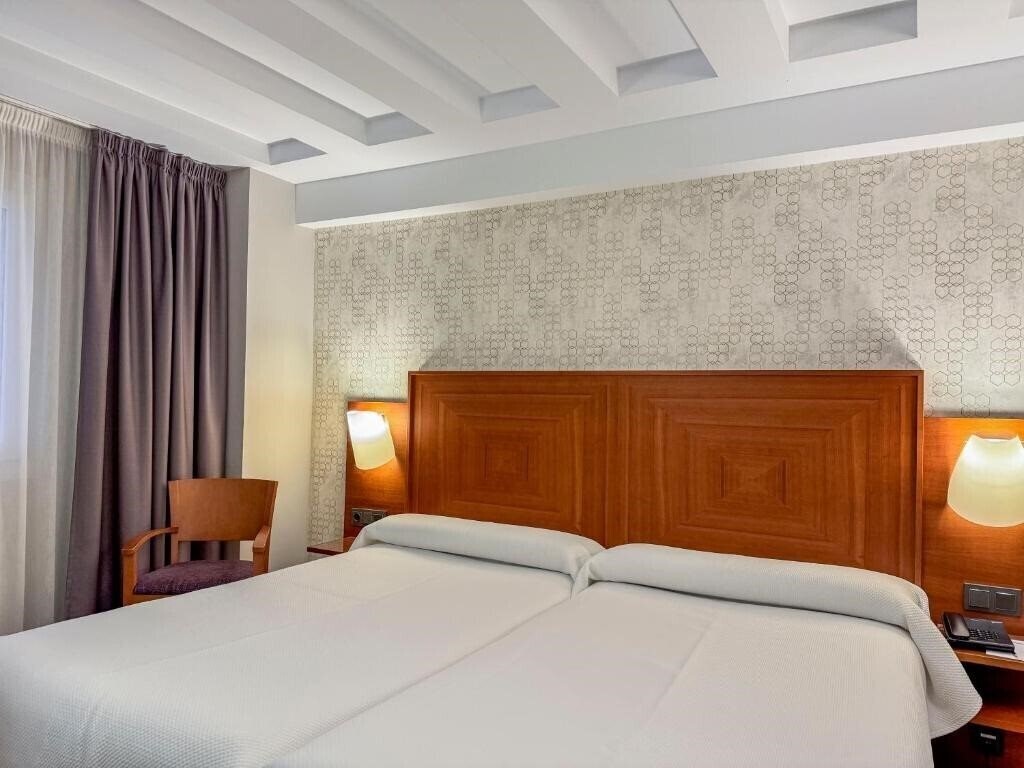 Фото Torreluz Centro Hotel (ex. Torreluz II Hotel) 2*