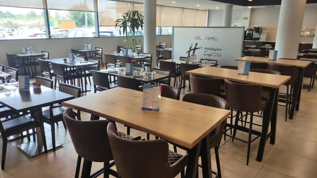 Holiday Inn Express Campo de Gibraltar Barrios 3* суреті