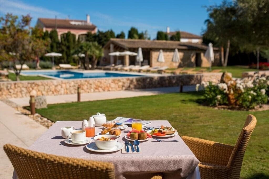 Landhotel Can Bonico 4* суреті