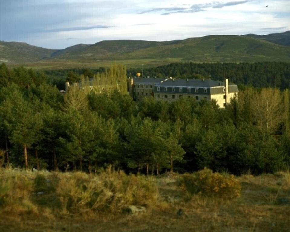 Parador De Gredos 3* қонақ үйі