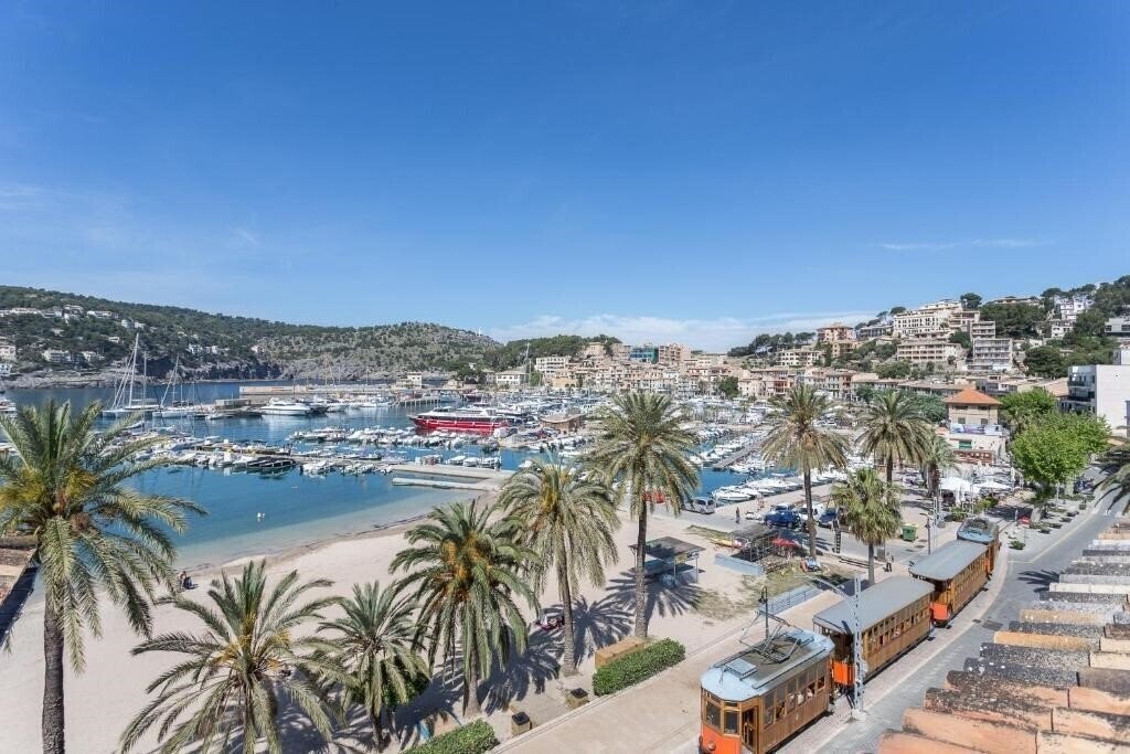 Fergus Style Soller Beach 4* қонақ үйі