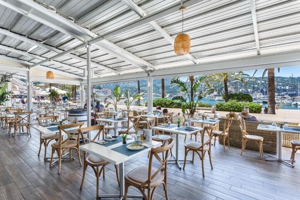 Fergus Style Soller Beach 4* суреті