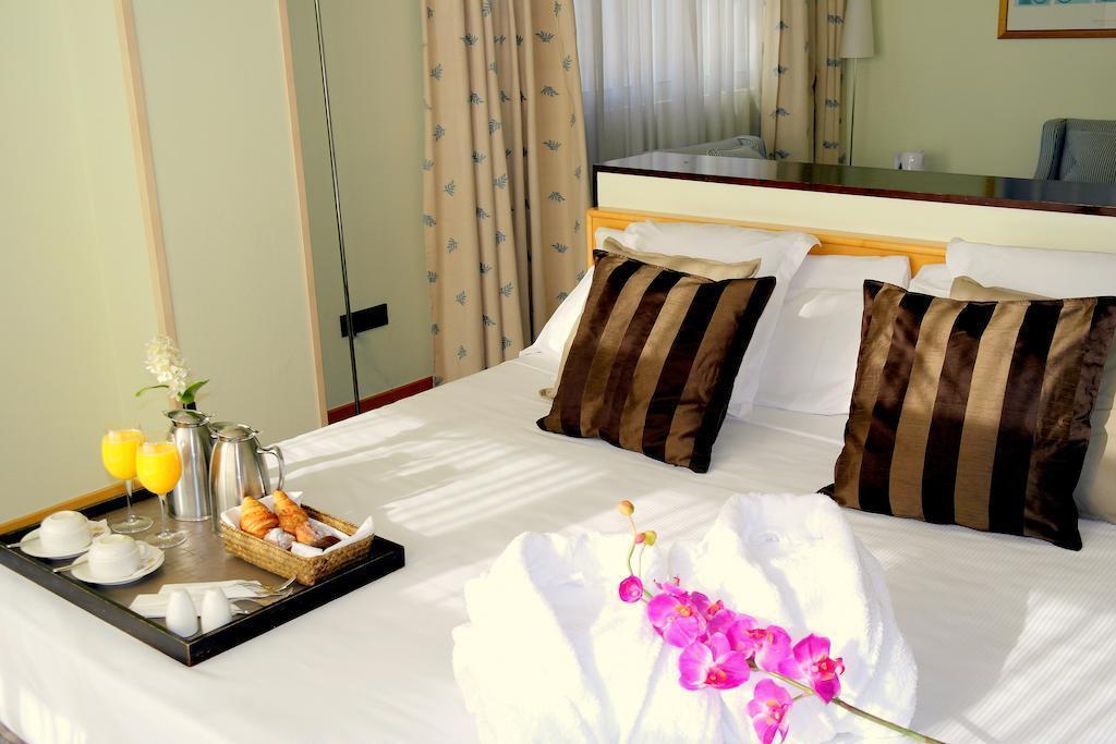 Eurohotel Diagonal Port 4* фотосуреті