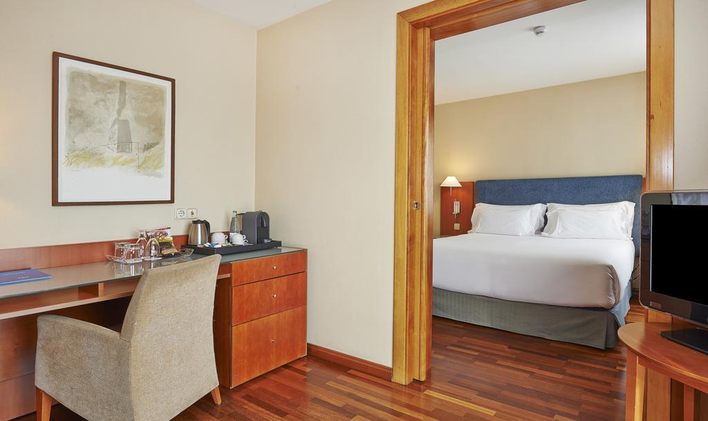 Nh Barcelona Centro (ex. Nh Duc De La Victoria) 3* фотосуреті