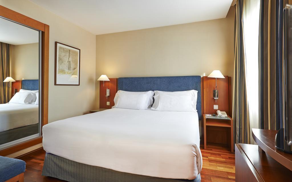 Nh Barcelona Centro (ex. Nh Duc De La Victoria) 3* суреті