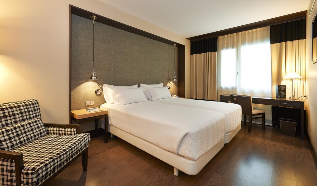 Фото NH Saints Barcelona (ex. NH Numancia) 3*