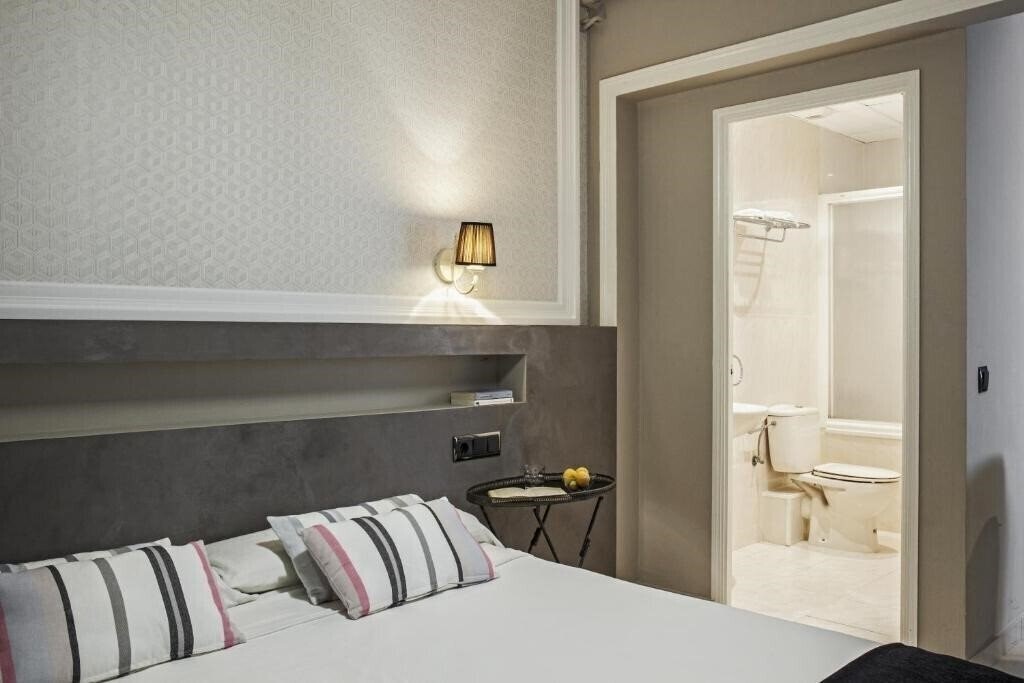 Фотография Ainb B&B Eixample Muntaner 2*