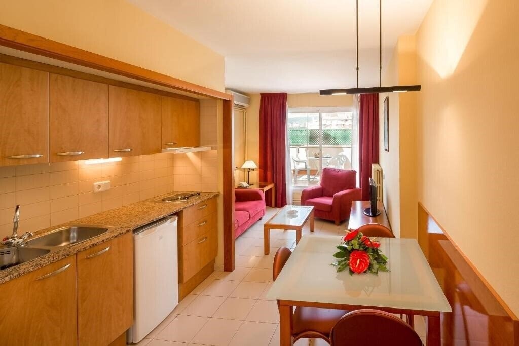 Фотография Aparthotel Bertran 3*