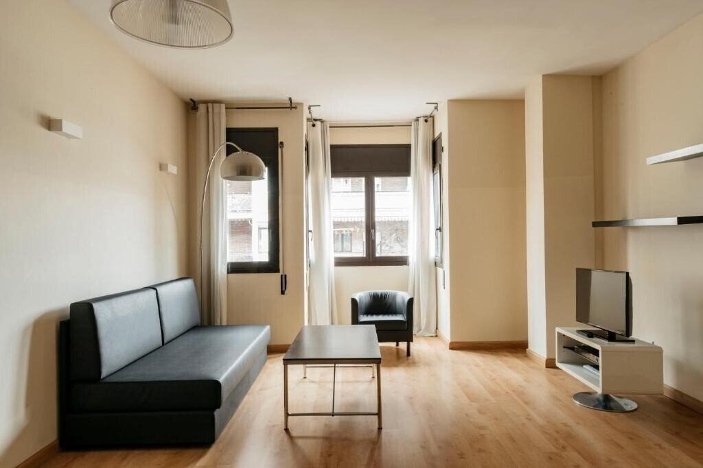 Barcelona Apartment Villarroel 4* суреті