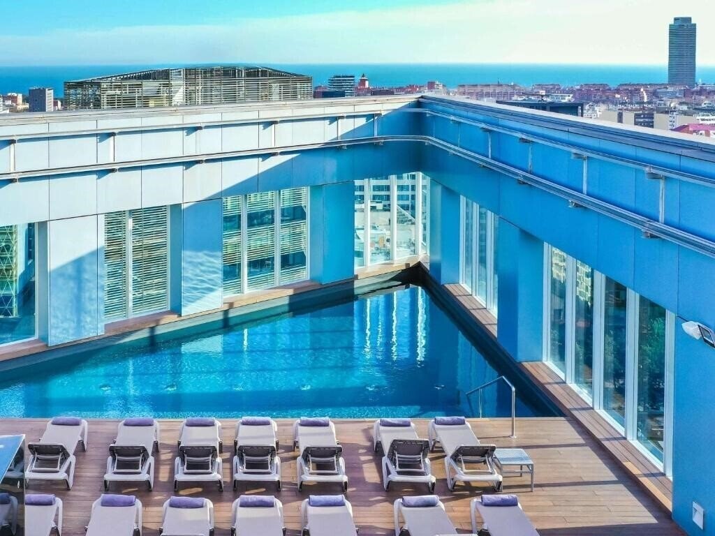 Отель Novotel Barcelona City 4*