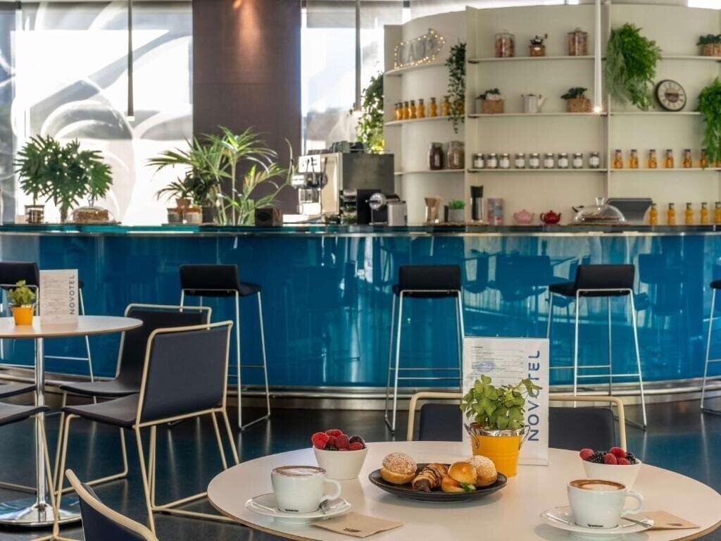 Картинка Novotel Barcelona City 4*