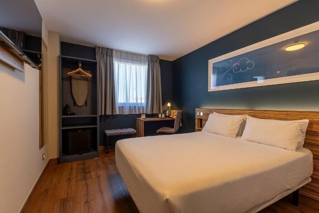 Travelodge Barcelona Poblenou 1* фотосуреті