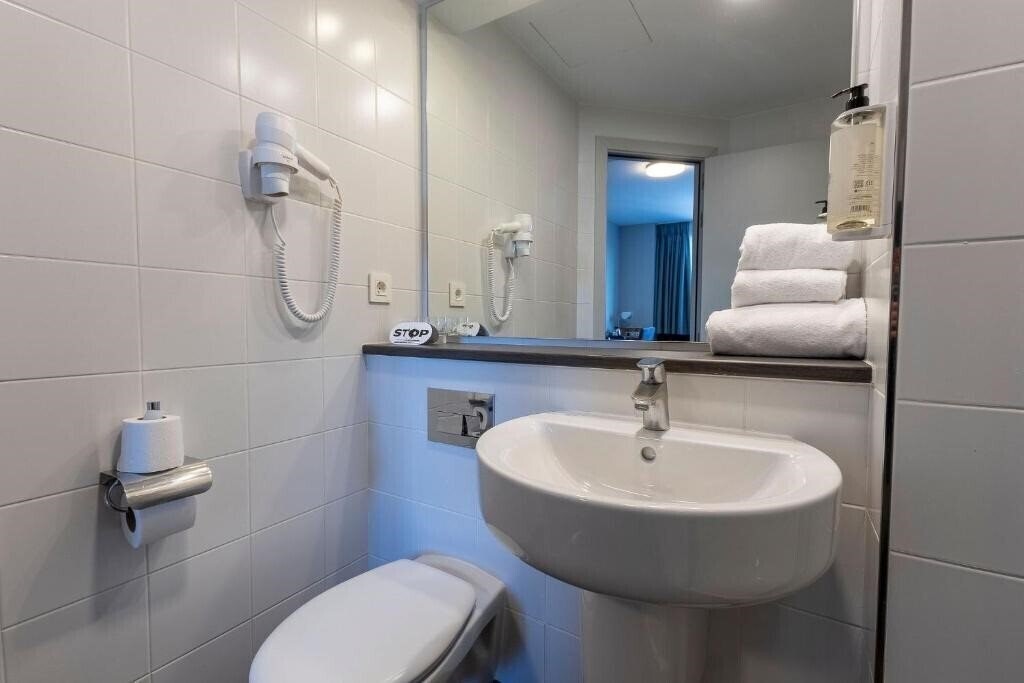 Travelodge Barcelona Poblenou 1* суреті