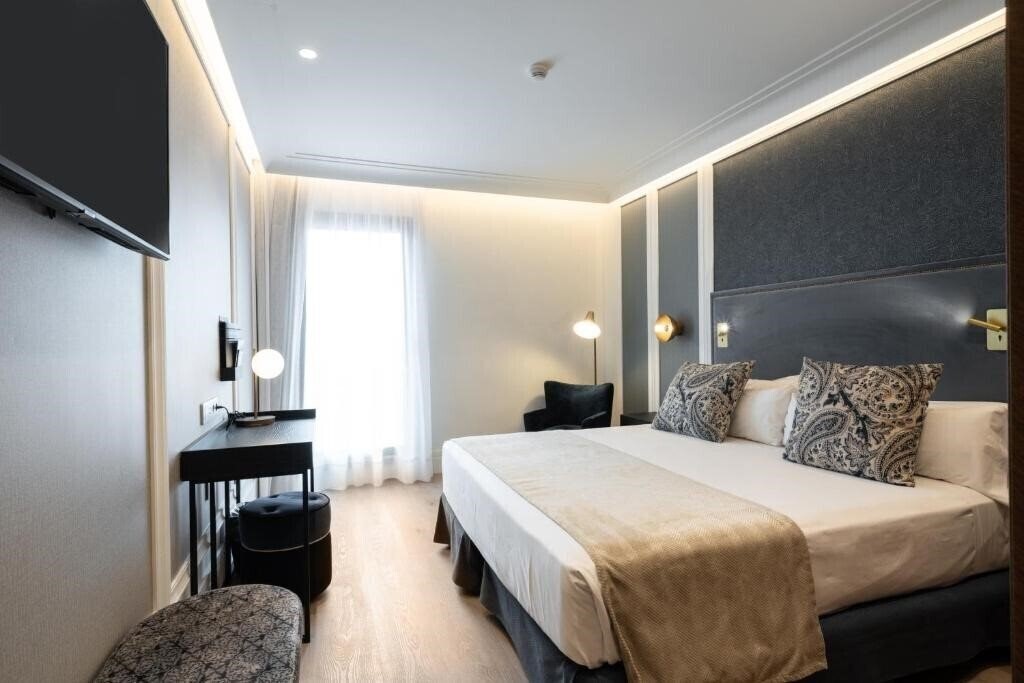 Фото Catalonia Plaza Catalunya 4*