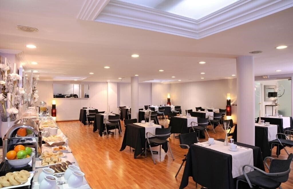 Abbot Hotel 4* фотосуреті